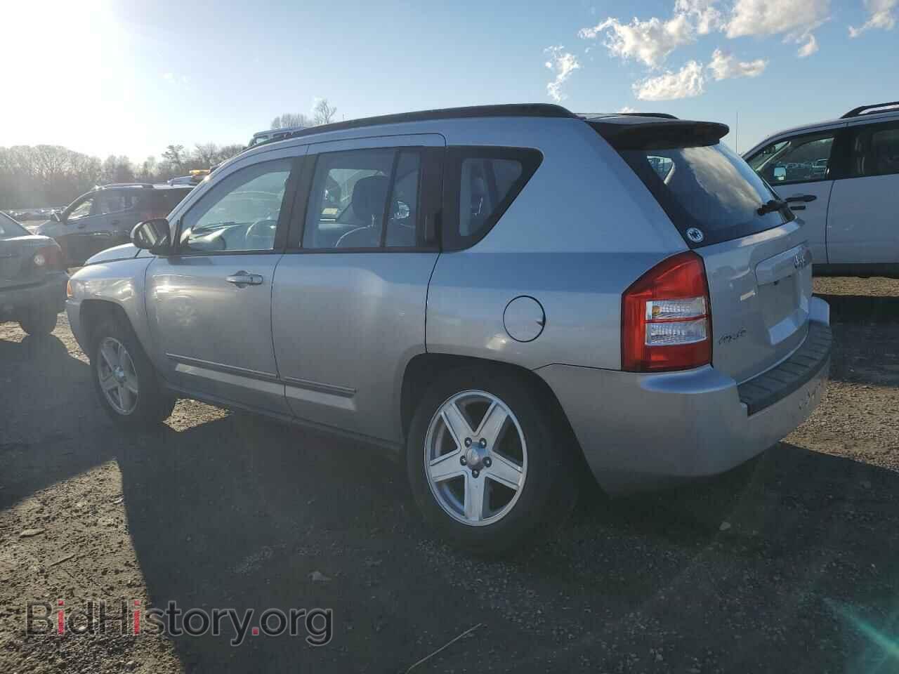 2010 JEEP COMPASS - VIN: 1J4NF4FB9AD584861 - Photo 2