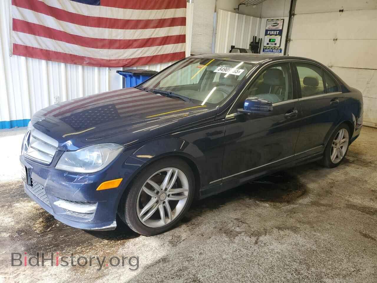 Photo WDDGF8BB2CR228551 - MERCEDES-BENZ C-CLASS 2012
