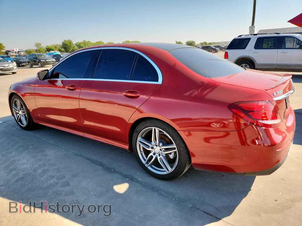 2017 MERCEDES-BENZ E-CLASS - VIN: WDDZF4JB8HA046507 - Фото 2