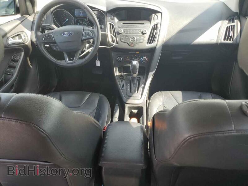 2016 Ford FOCUS (VIN 1FADP3F27GL386597) — photo 8 of 12