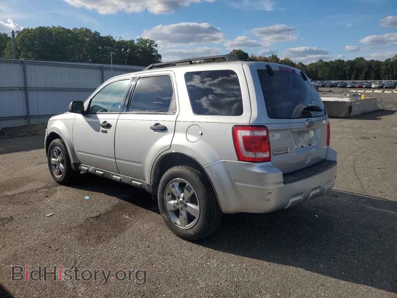 2011 FORD ESCAPE - VIN: 1FMCU0D70BKB09151 - Фото 2
