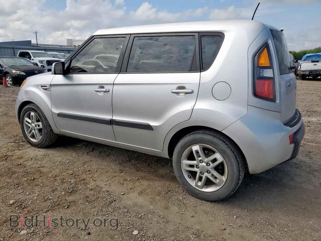 2011 KIA SOUL - VIN: KNDJT2A26B7705709 - Фото 2