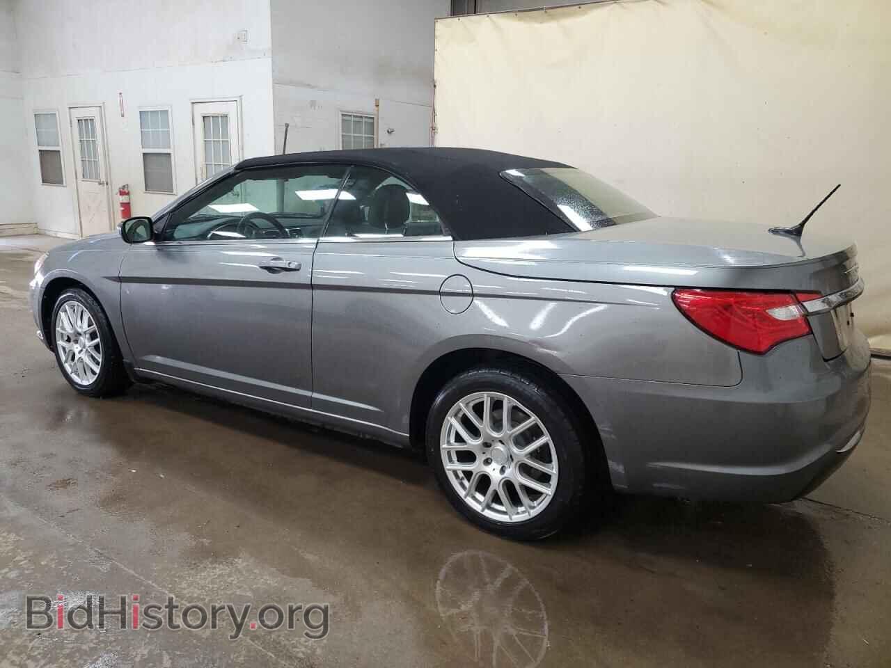 2011 CHRYSLER 200 - VIN: 1C3BC2EGXBN616218 - Фото 2