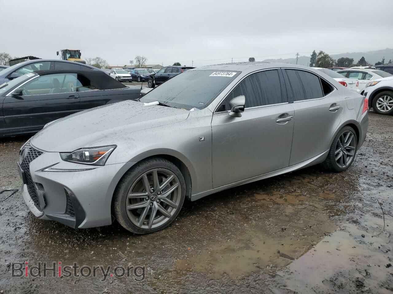 Photo JTHBE1D20H5030981 - LEXUS IS 2017