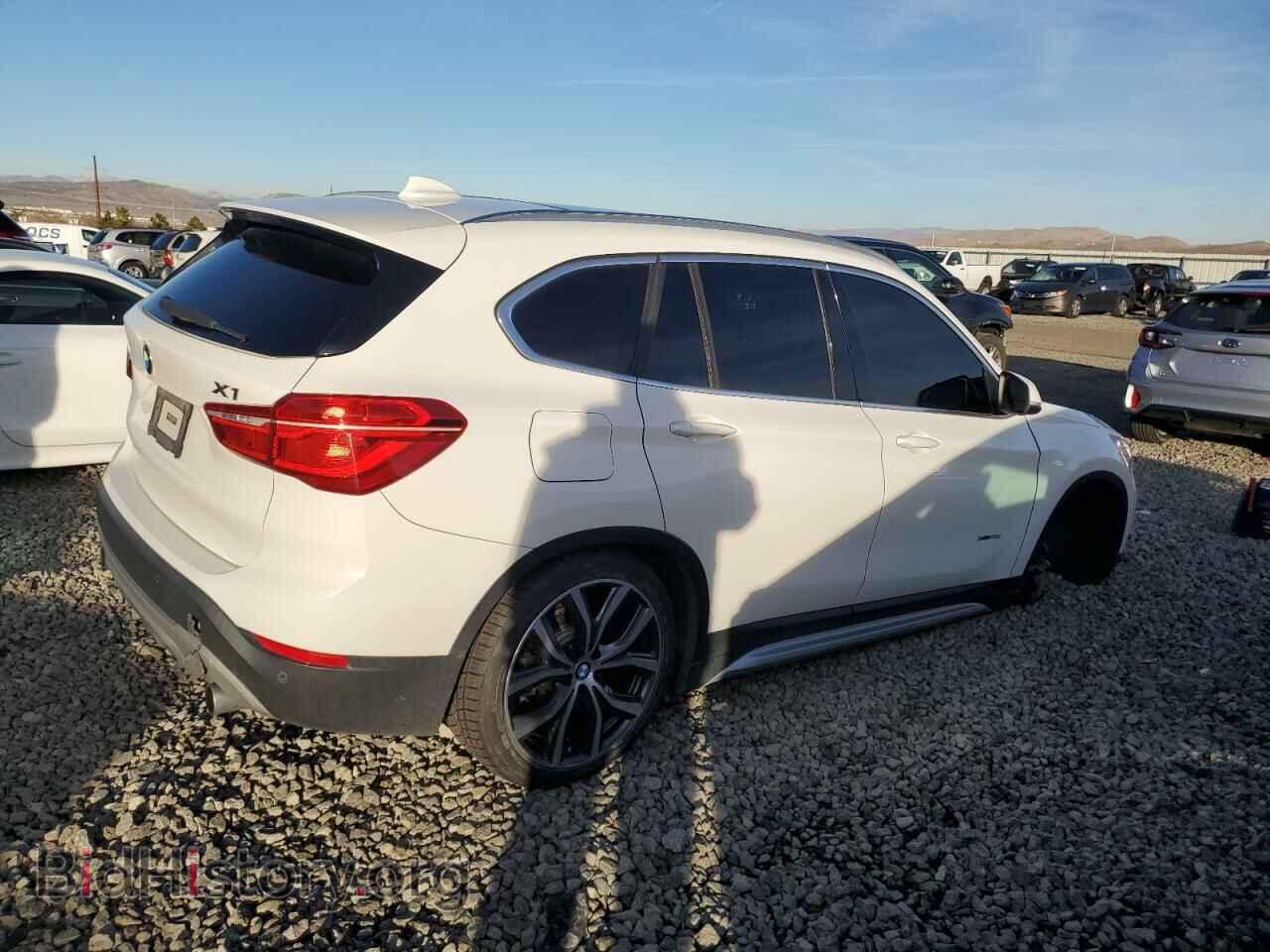 2017 BMW X1 - VIN: WBXHT3C30H5F81649 - Фото 3