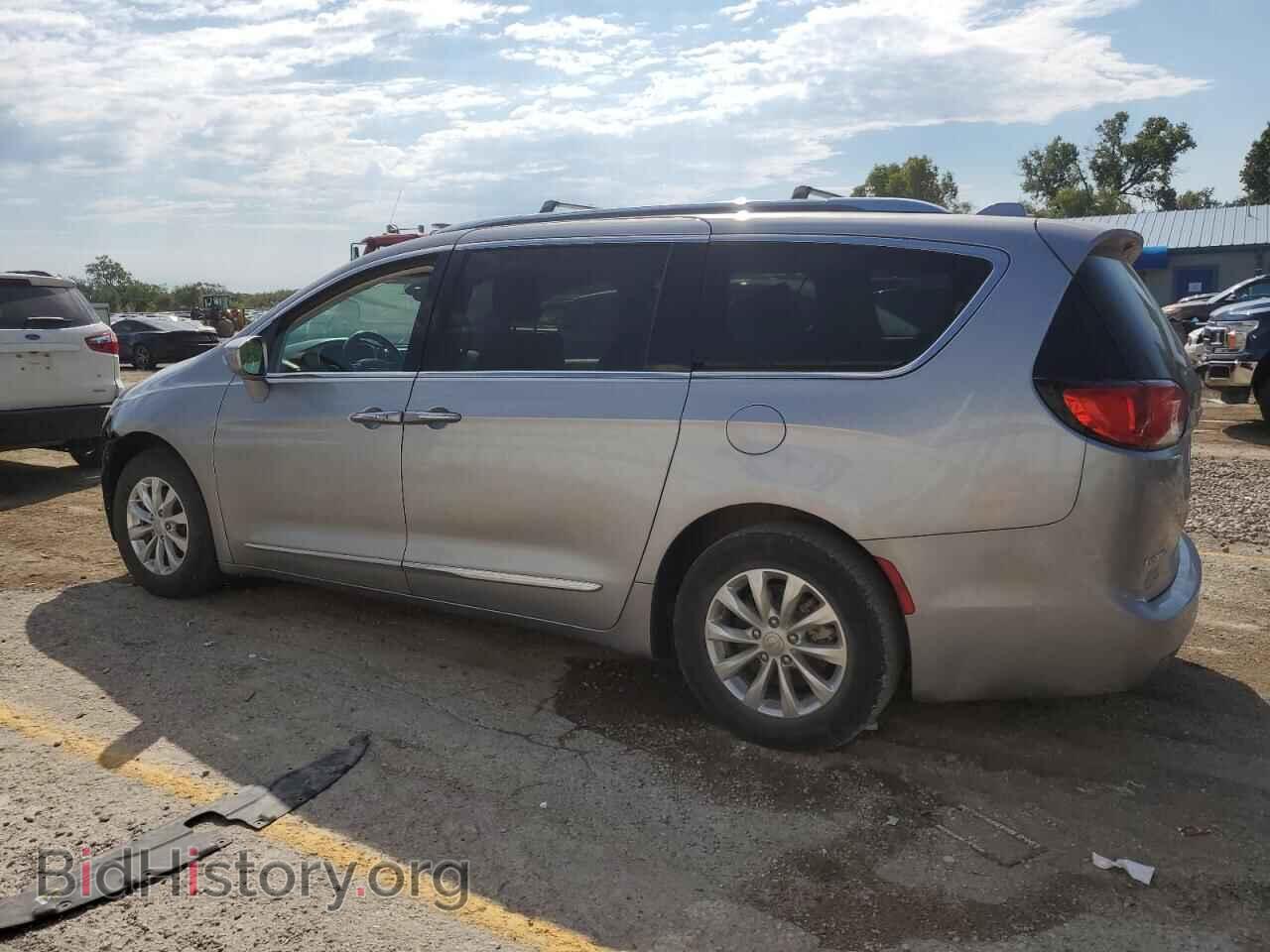 2018 CHRYSLER PACIFICA - VIN: 2C4RC1BG3JR211733 - Фото 2