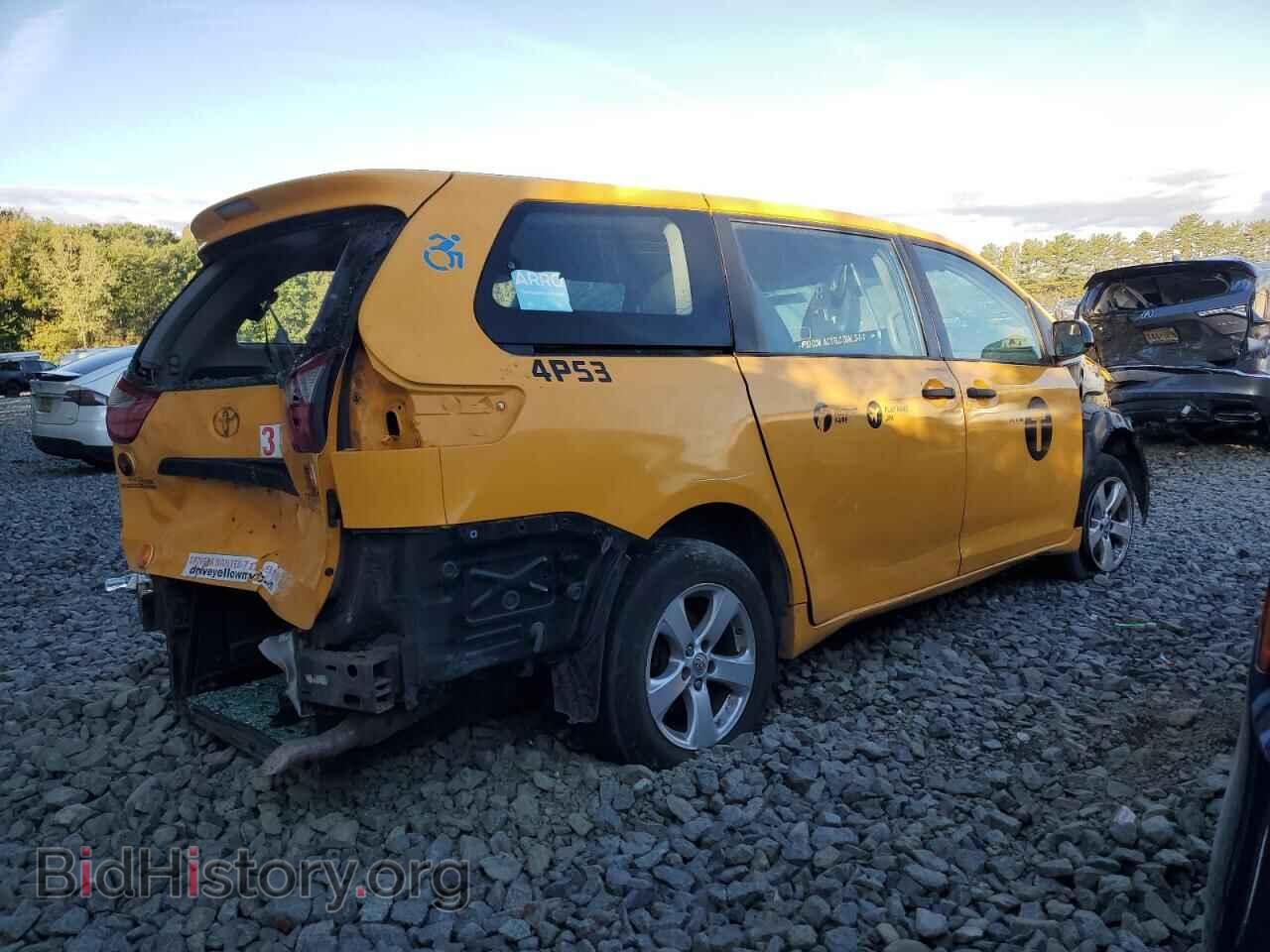 2017 TOYOTA All Models - VIN: 5TDZZ3DCXHS876473 - Фото 3