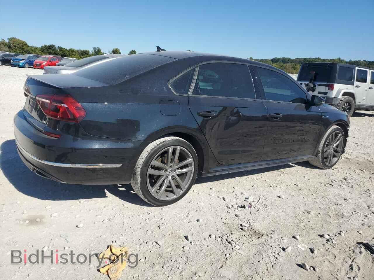 2018 VOLKSWAGEN PASSAT - VIN: 1VWAA7A34JC020672 - Фото 3