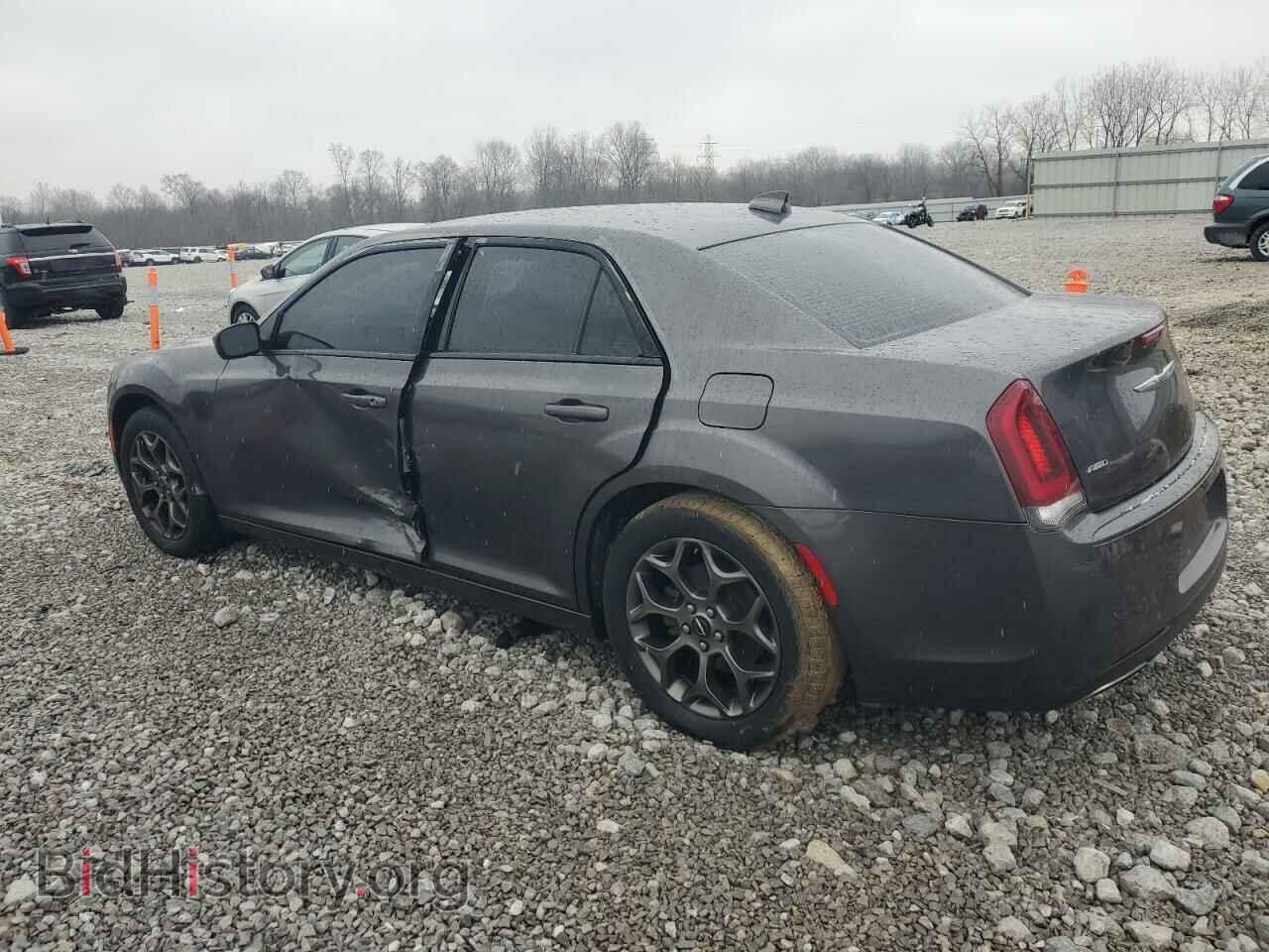2018 CHRYSLER 300 - VIN: 2C3CCAGGXJH267340 - Фото 2
