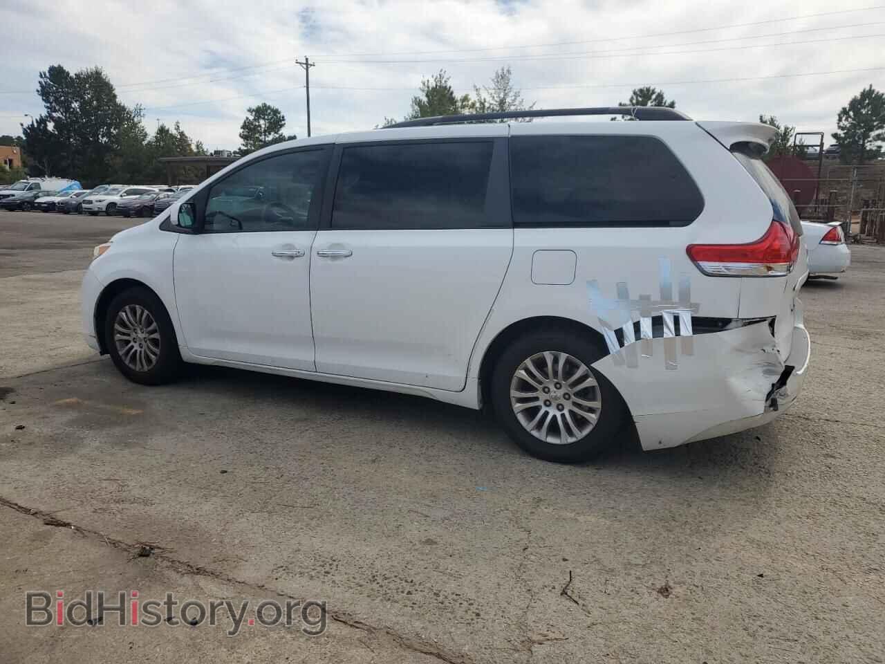 2011 TOYOTA All Models - VIN: 5TDYK3DCXBS066929 - Photo 2
