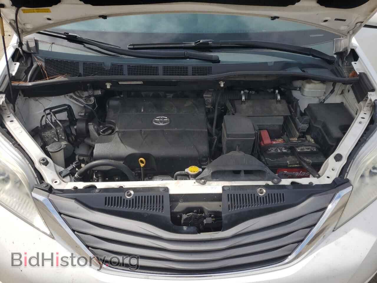 2011 TOYOTA All Models - VIN: 5TDYK3DCXBS066929 - Photo 12