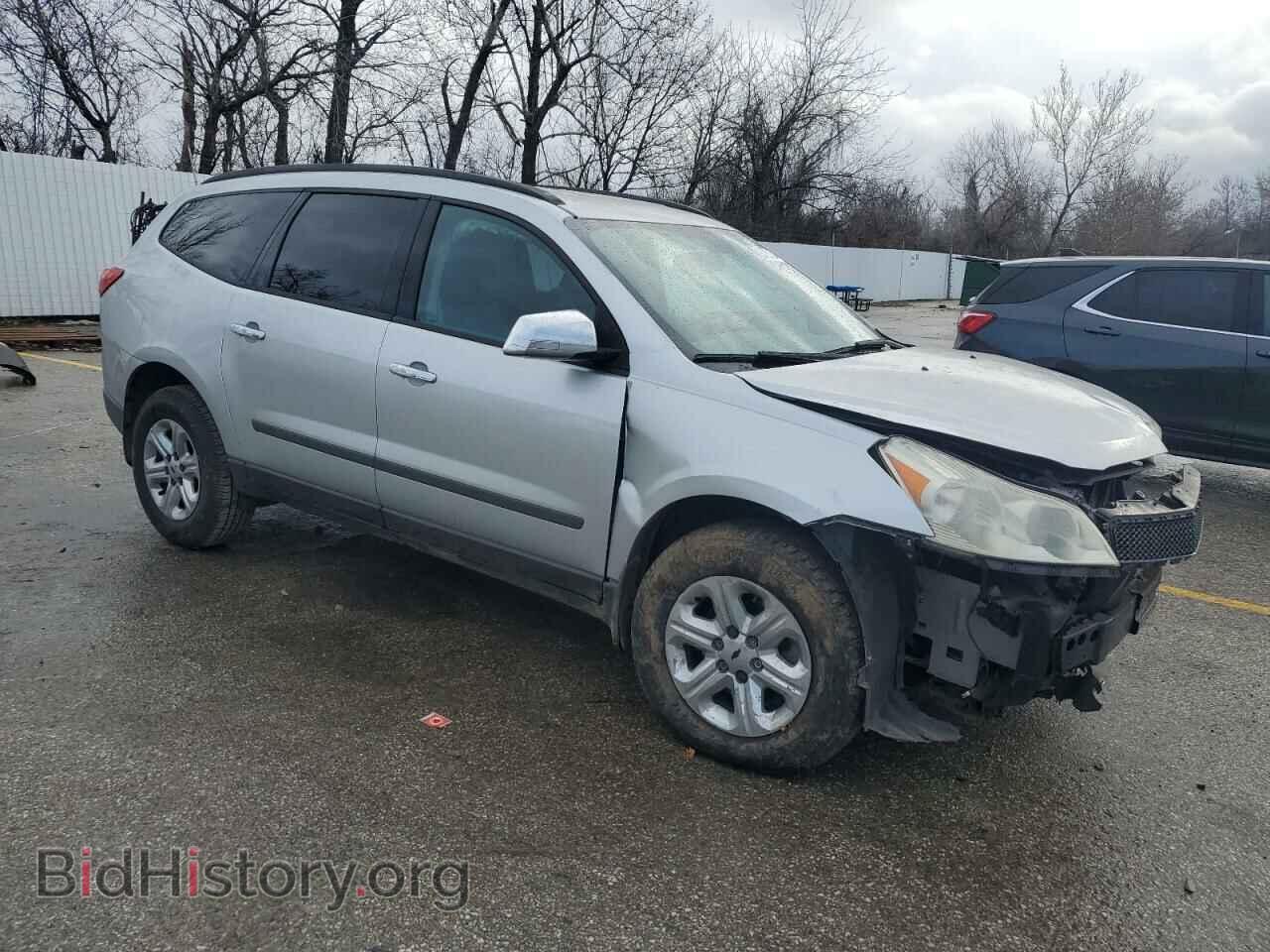 2011 CHEVROLET TRAVERSE - VIN: 1GNKRFED5BJ388070 - Фото 4