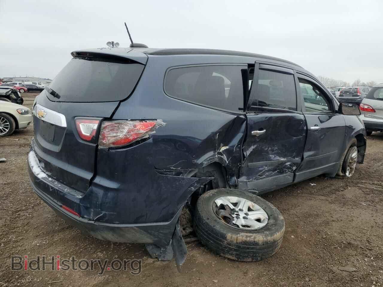 2017 CHEVROLET TRAVERSE - VIN: 1GNKVFKD9HJ252002 - Фото 3
