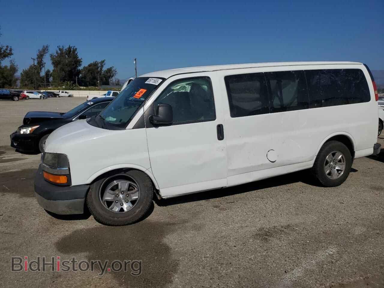 Photo 1GNUHCD49A1161443 - CHEVROLET EXPRESS 2010