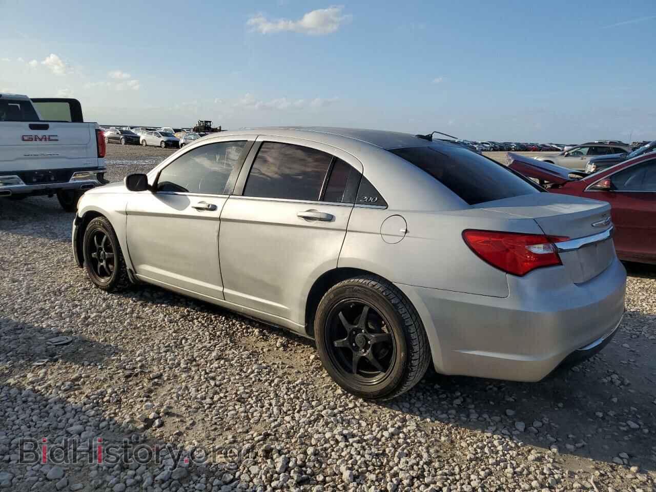 2012 CHRYSLER 200 - VIN: 1C3CCBAB2CN105196 - Фото 2