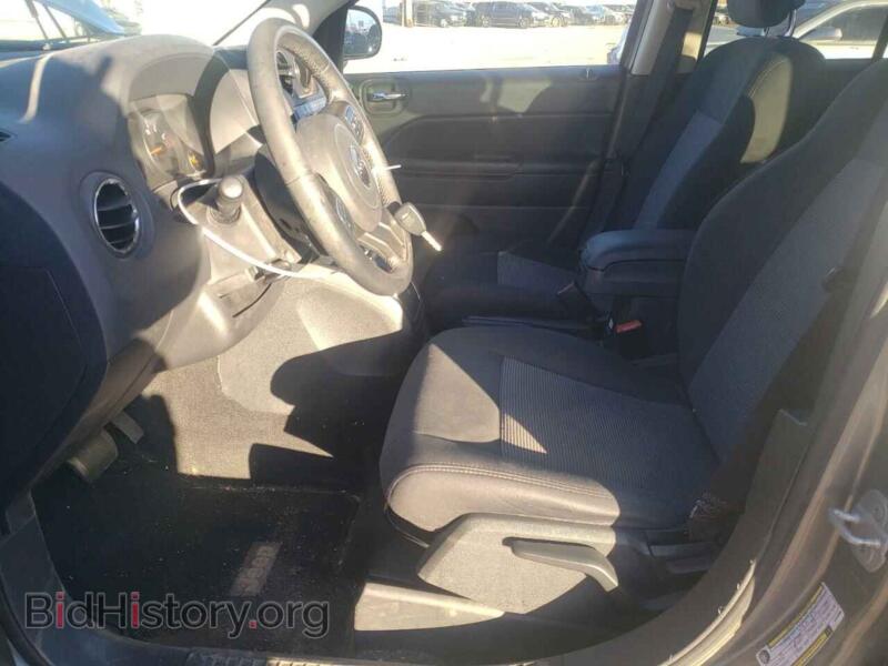 2011 Jeep COMPASS (VIN 1J4NF1FB2BD263860) — photo 7 of 12