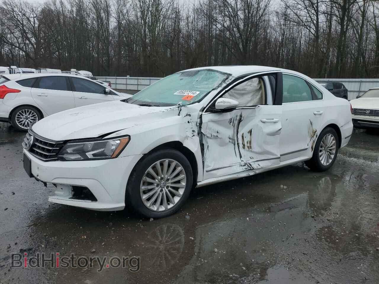 Photo 1VWBT7A30HC003036 - VOLKSWAGEN PASSAT 2017
