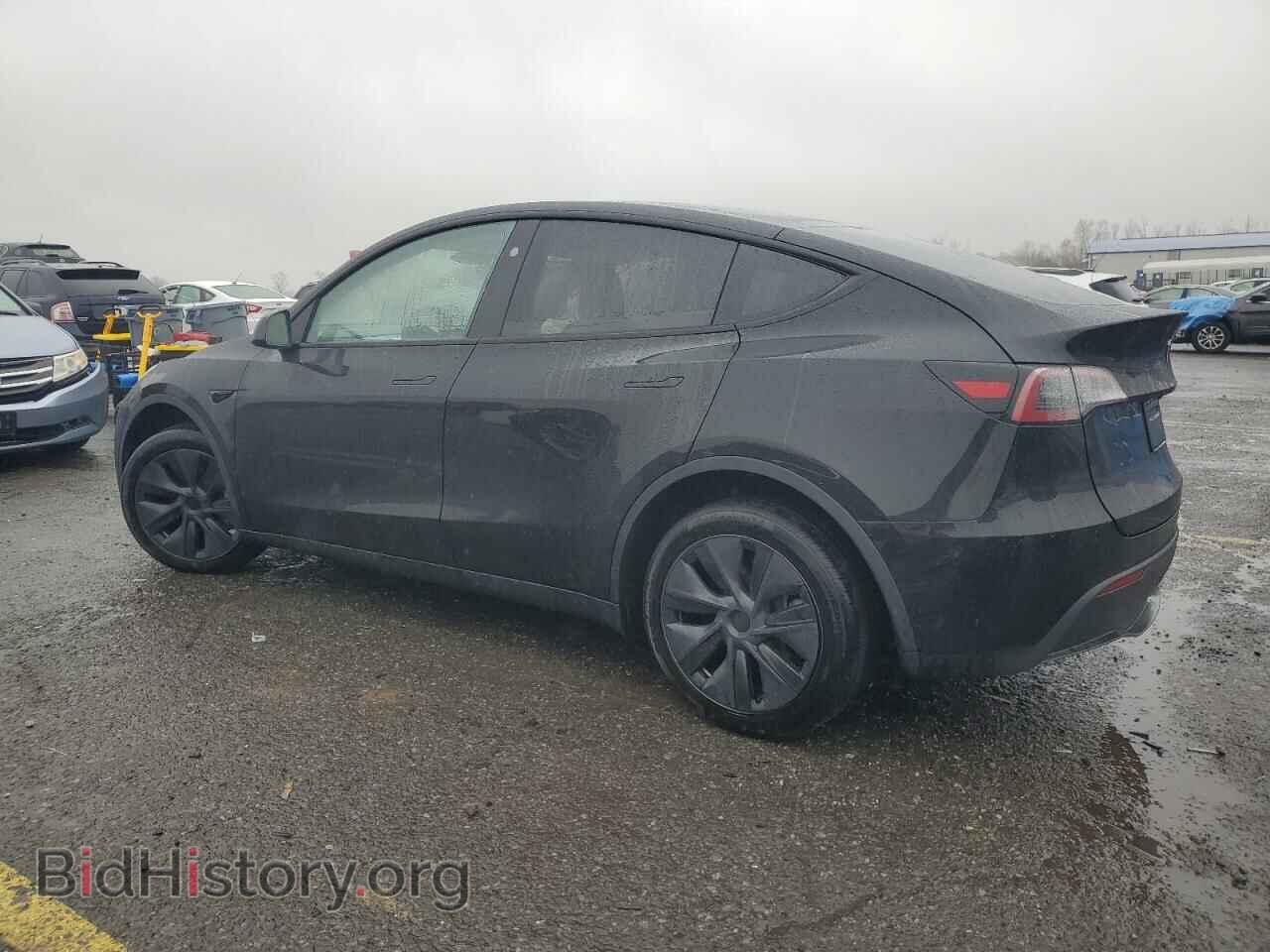 2024 TESLA MODEL Y - VIN: 7SAYGDEE3RF170509 - Photo 2