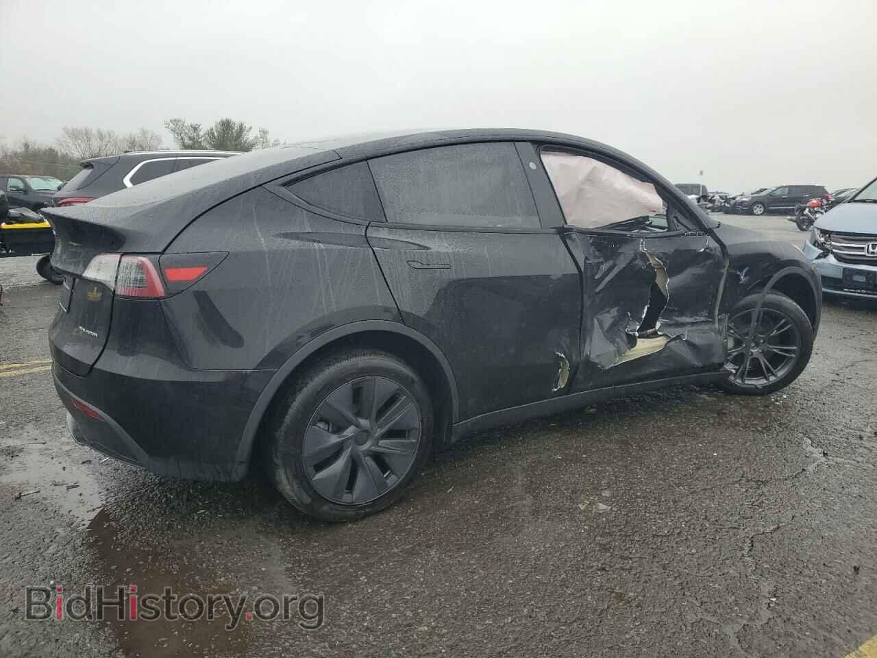 2024 TESLA MODEL Y - VIN: 7SAYGDEE3RF170509 - Photo 3