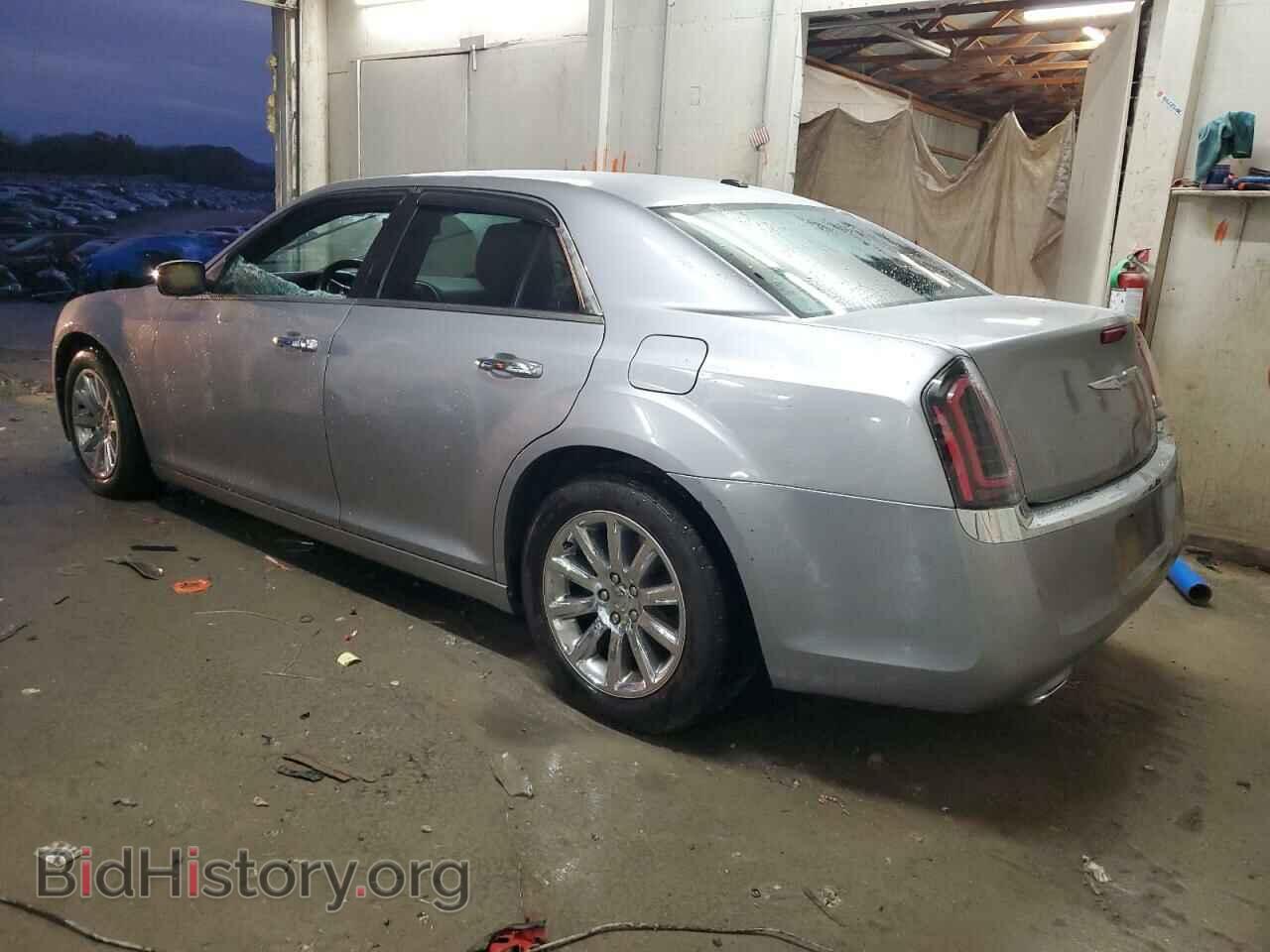 2013 CHRYSLER 300 - VIN: 2C3CCAETXDH572213 - Фото 2