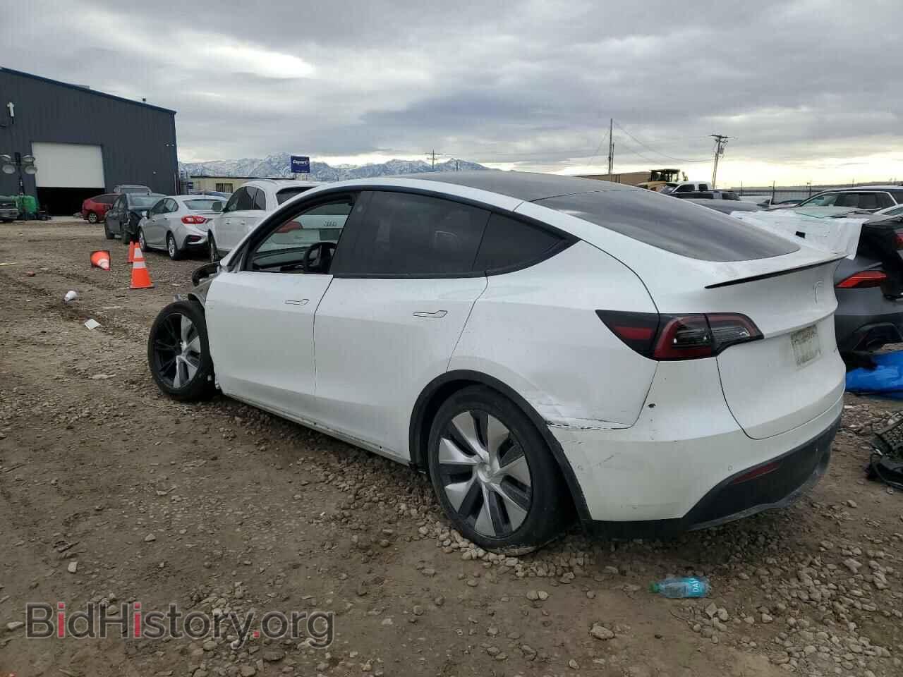 2021 TESLA MODEL Y - VIN: 5YJYGAEE2MF208350 - Фото 2