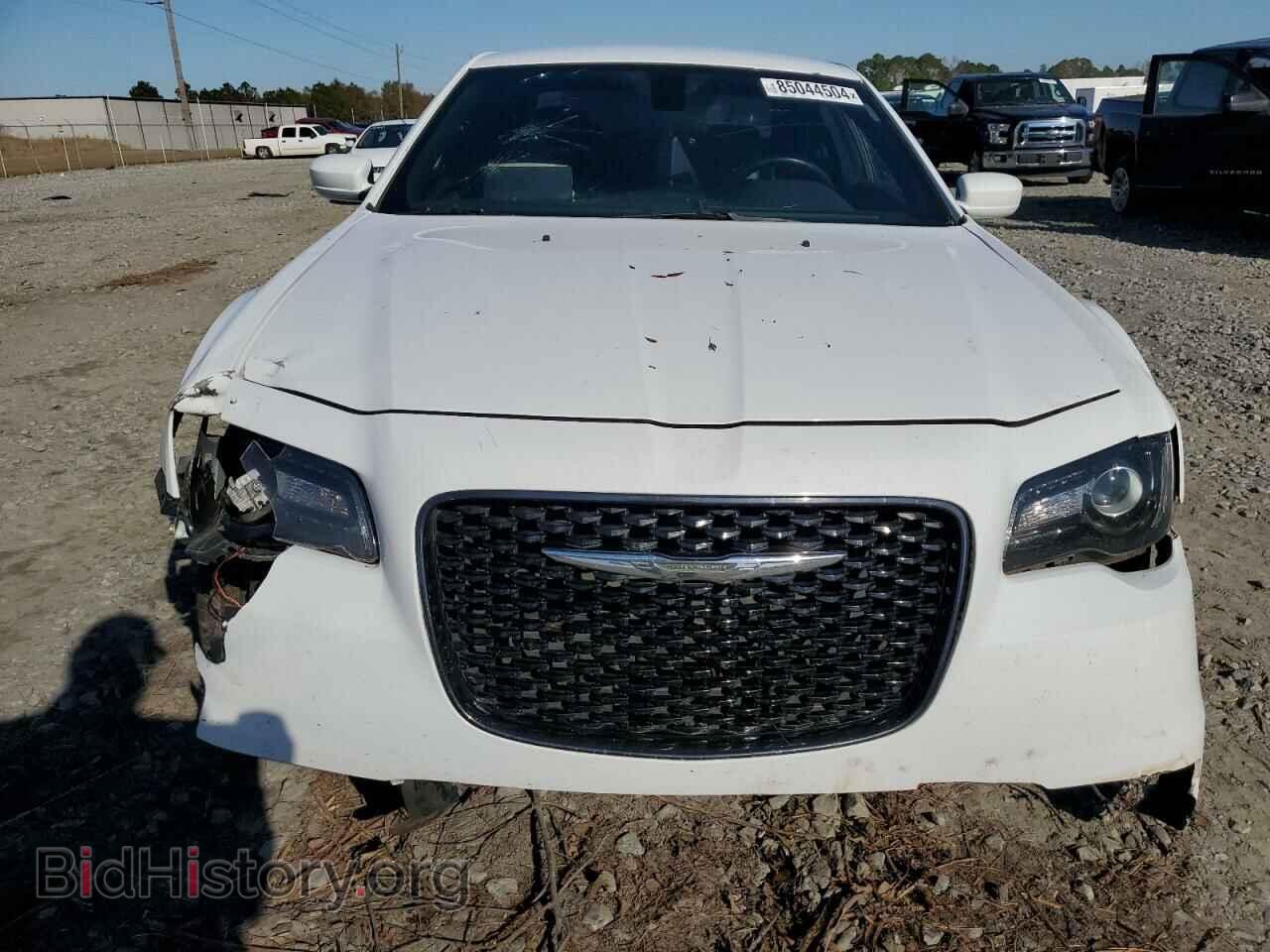 2019 CHRYSLER 300 - VIN: 2C3CCABG6KH637725 - Фото 5