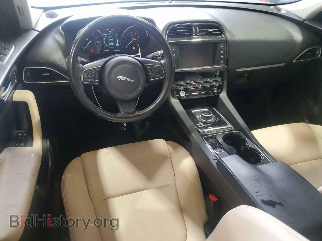 2017 JAGUAR F-PACE - VIN: SADCJ2BV8HA047365 - Фото 8