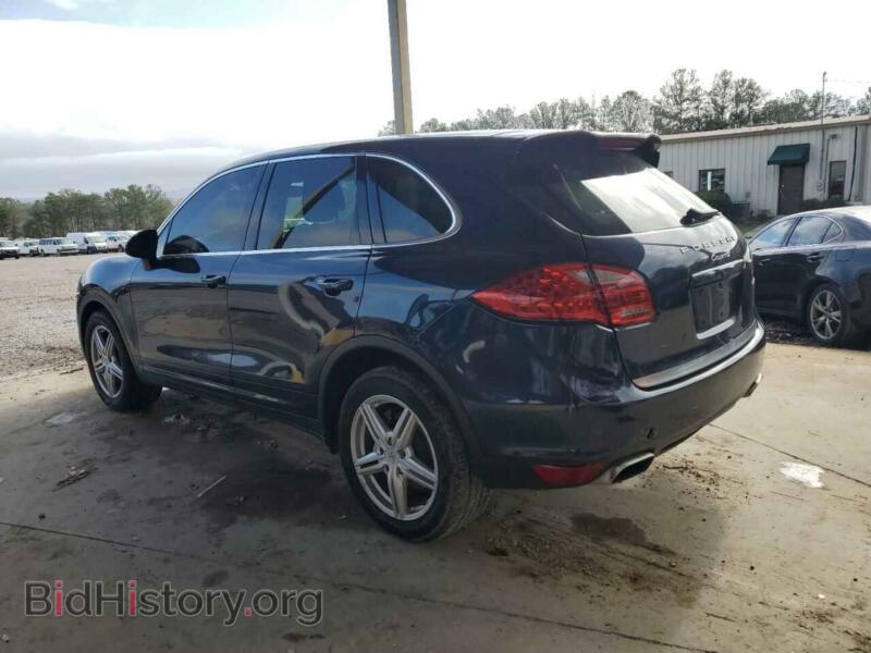 2011 Porsche CAYENNE (VIN WP1AA2A29BLA09504) — photo 2 of 12