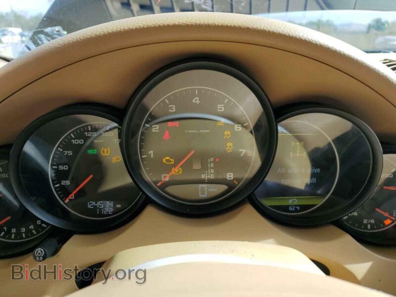 2011 Porsche CAYENNE (VIN WP1AA2A29BLA09504) — photo 9 of 12