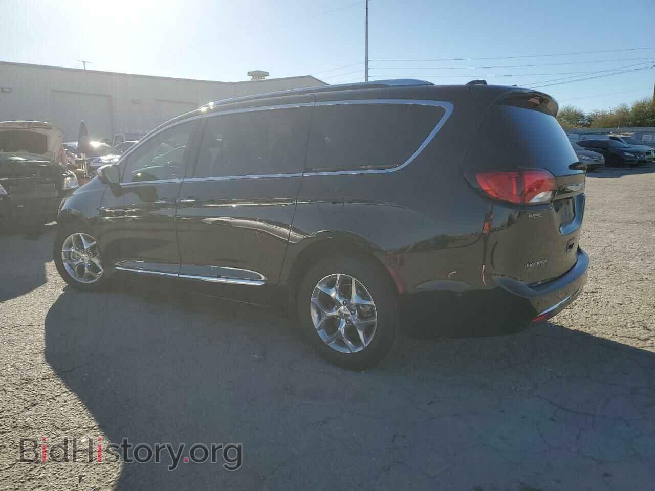 2017 CHRYSLER PACIFICA - VIN: 2C4RC1GG2HR748628 - Photo 2