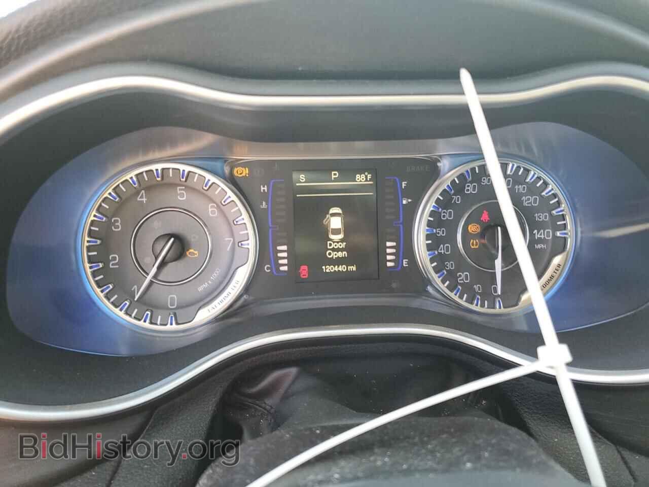 2016 CHRYSLER 200 - VIN: 1C3CCCABXGN143741 - Фото 9
