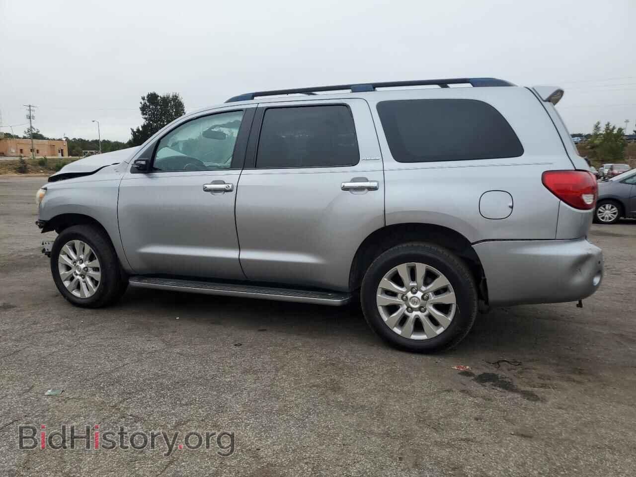 2011 TOYOTA SEQUOIA - VIN: 5TDYY5G13BS036899 - Фото 2