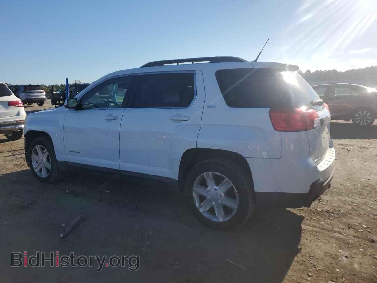 2011 GMC TERRAIN - VIN: 2CTFLVE54B6236927 - Photo 2