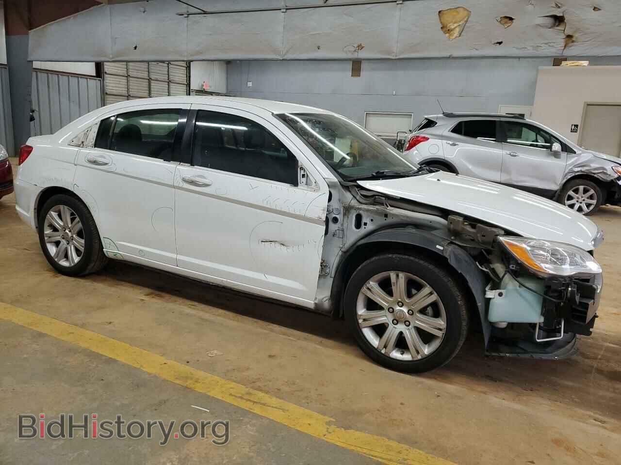 2013 CHRYSLER 200 - VIN: 1C3CCBAB9DN761882 - Фото 4