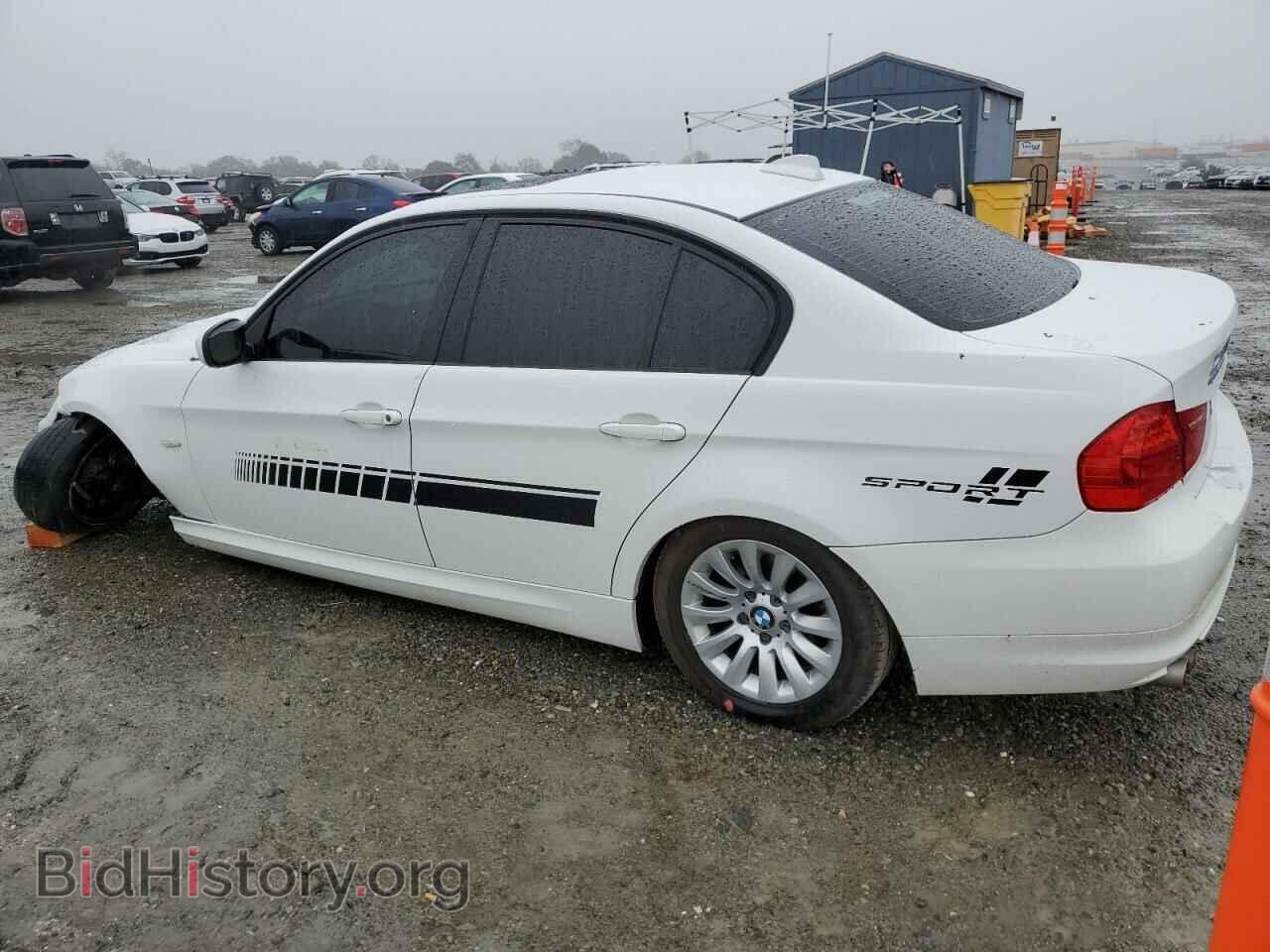 2009 BMW 3 SERIES - VIN: WBAPH53579A438546 - Фото 2