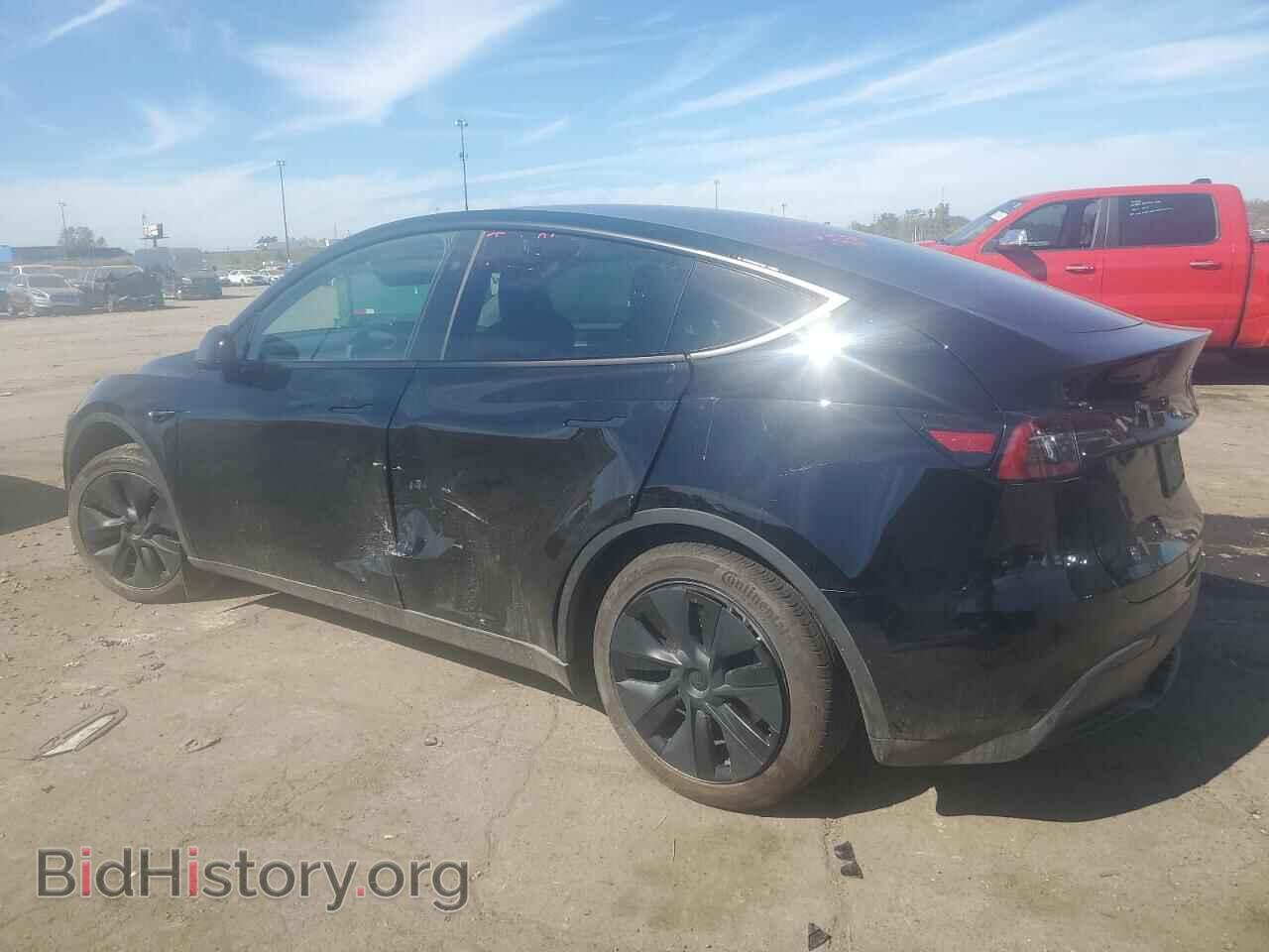 2024 TESLA MODEL Y - VIN: 7SAYGAEE3RF106923 - Photo 2