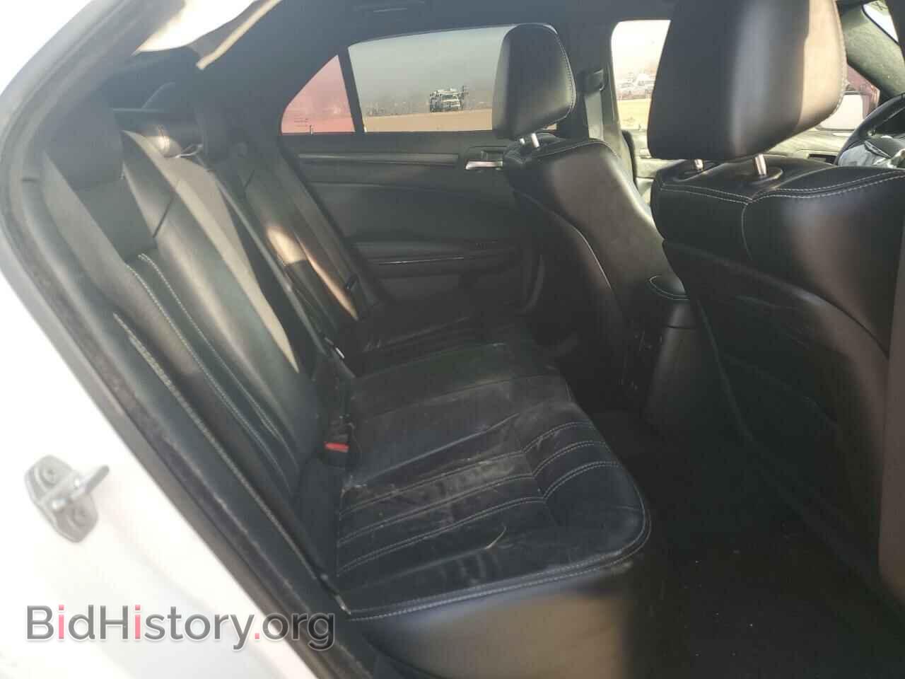 2016 CHRYSLER 300 - VIN: 2C3CCABG1GH243864 - Фото 10