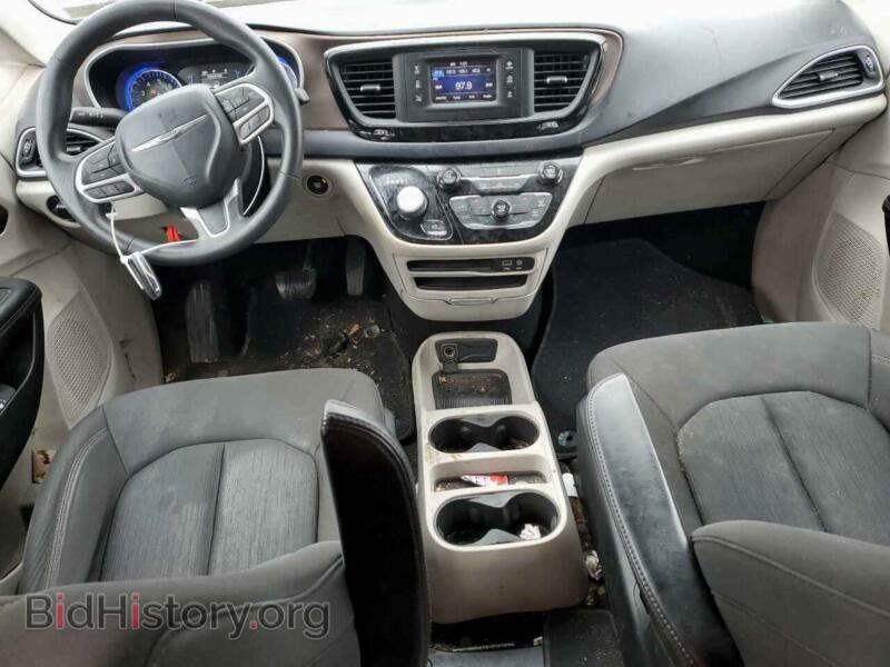 2017 Chrysler PACIFICA (VIN 2C4RC1CG0HR657332) — photo 8 of 13