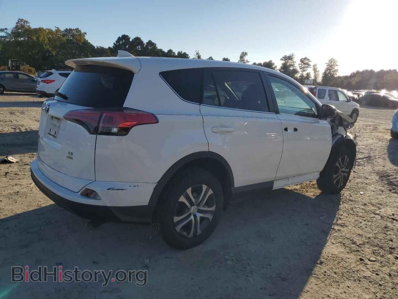 2018 TOYOTA RAV4 - VIN: 2T3BFREV3JW852968 - Фото 3