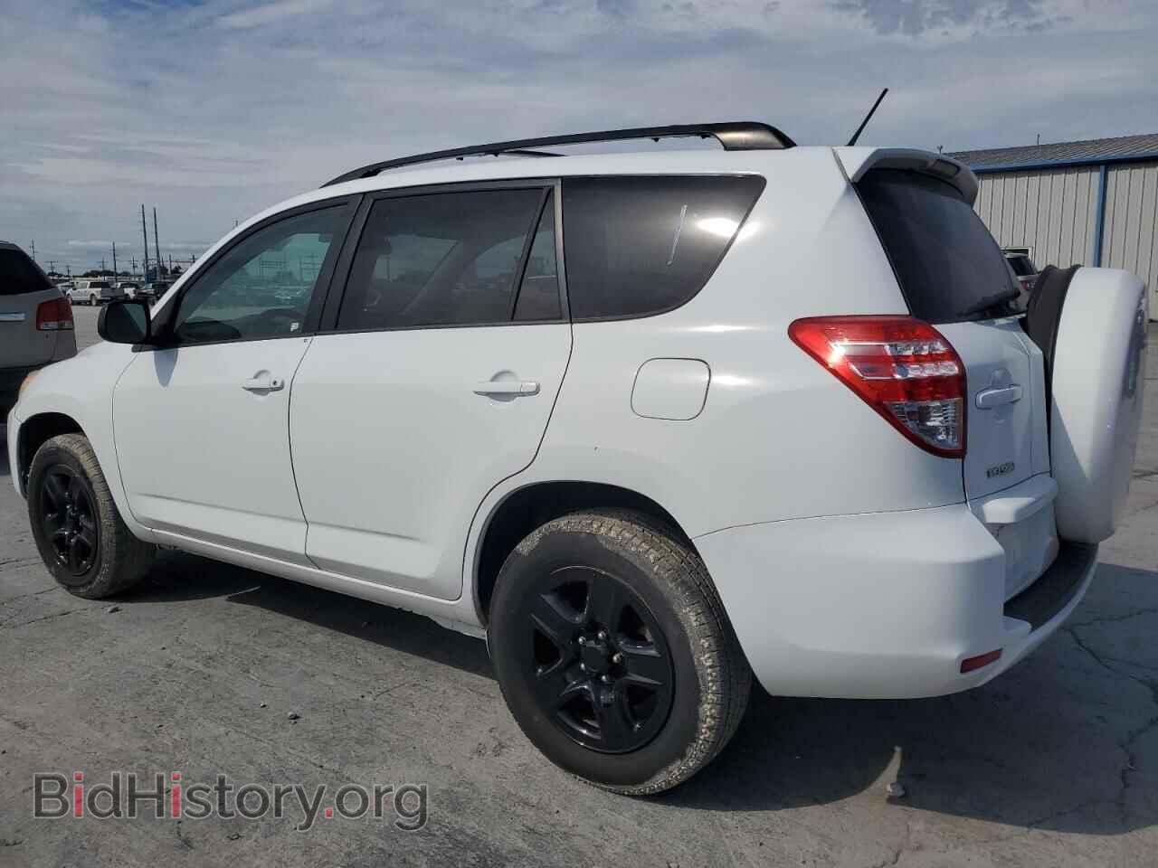 2011 TOYOTA RAV4 - VIN: 2T3BF4DV8BW111088 - Фото 2