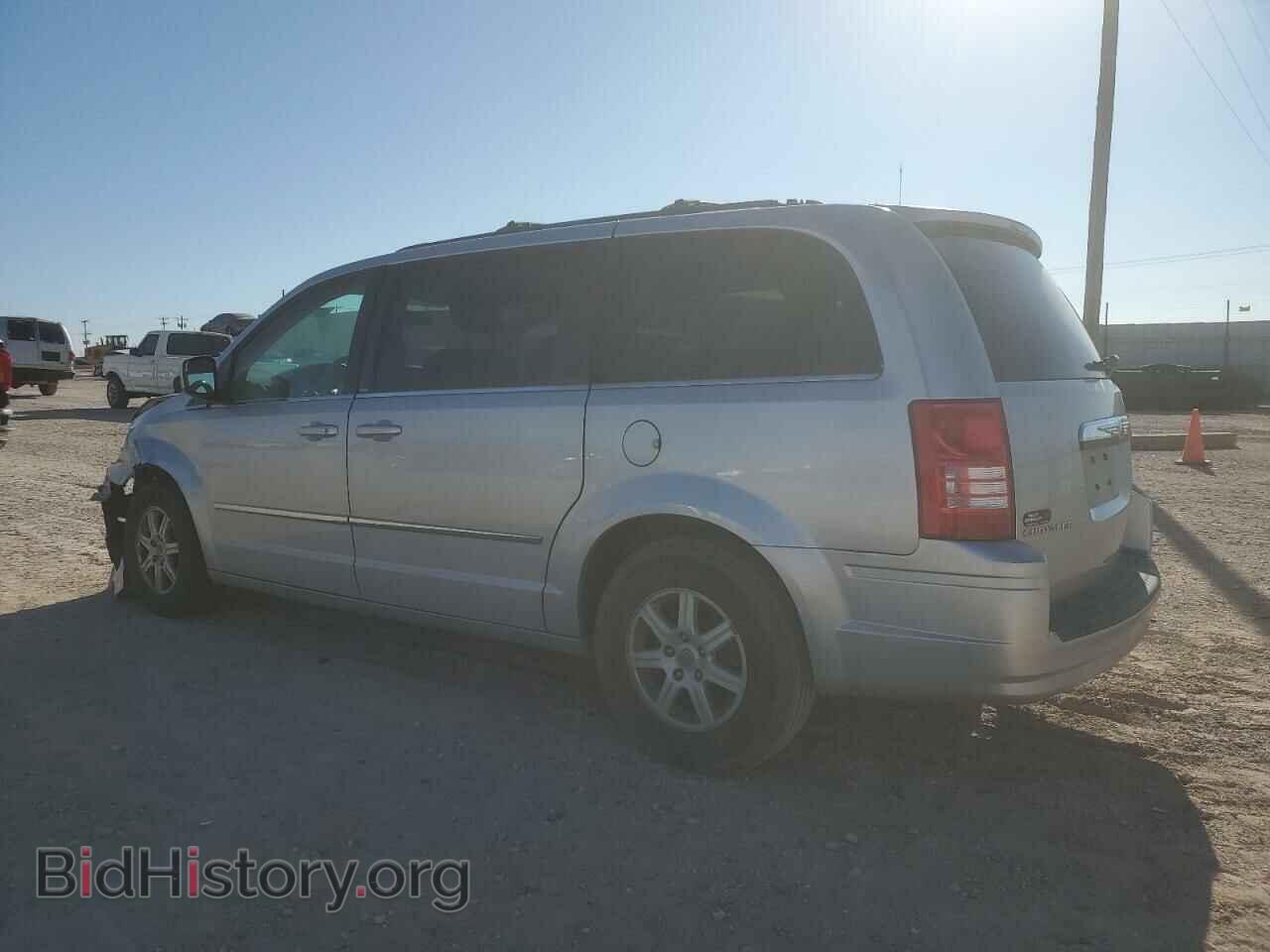 2010 CHRYSLER MINIVAN - VIN: 2A4RR5D16AR169888 - Фото 2