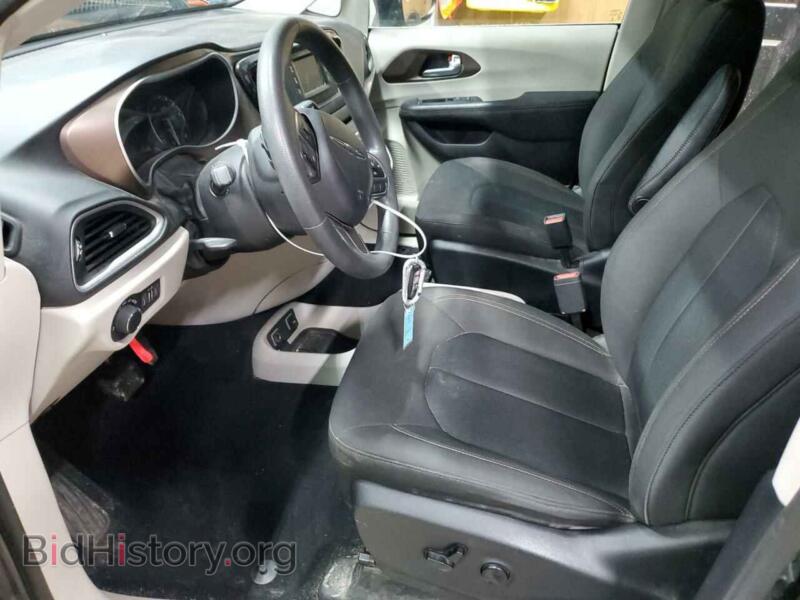 2017 Chrysler PACIFICA (VIN 2C4RC1DG2HR723555) — photo 7 of 13