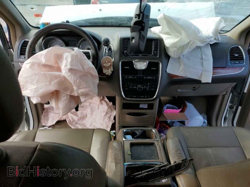 2016 Chrysler MINIVAN (VIN 2C4RC1BG7GR229144) — photo 8 of 15