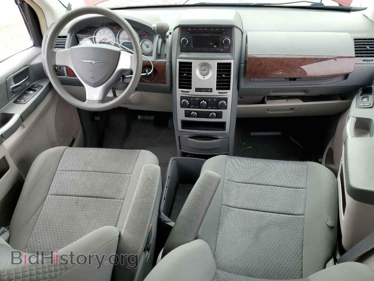2010 CHRYSLER MINIVAN - VIN: 2A4RR2D17AR330196 - Photo 8