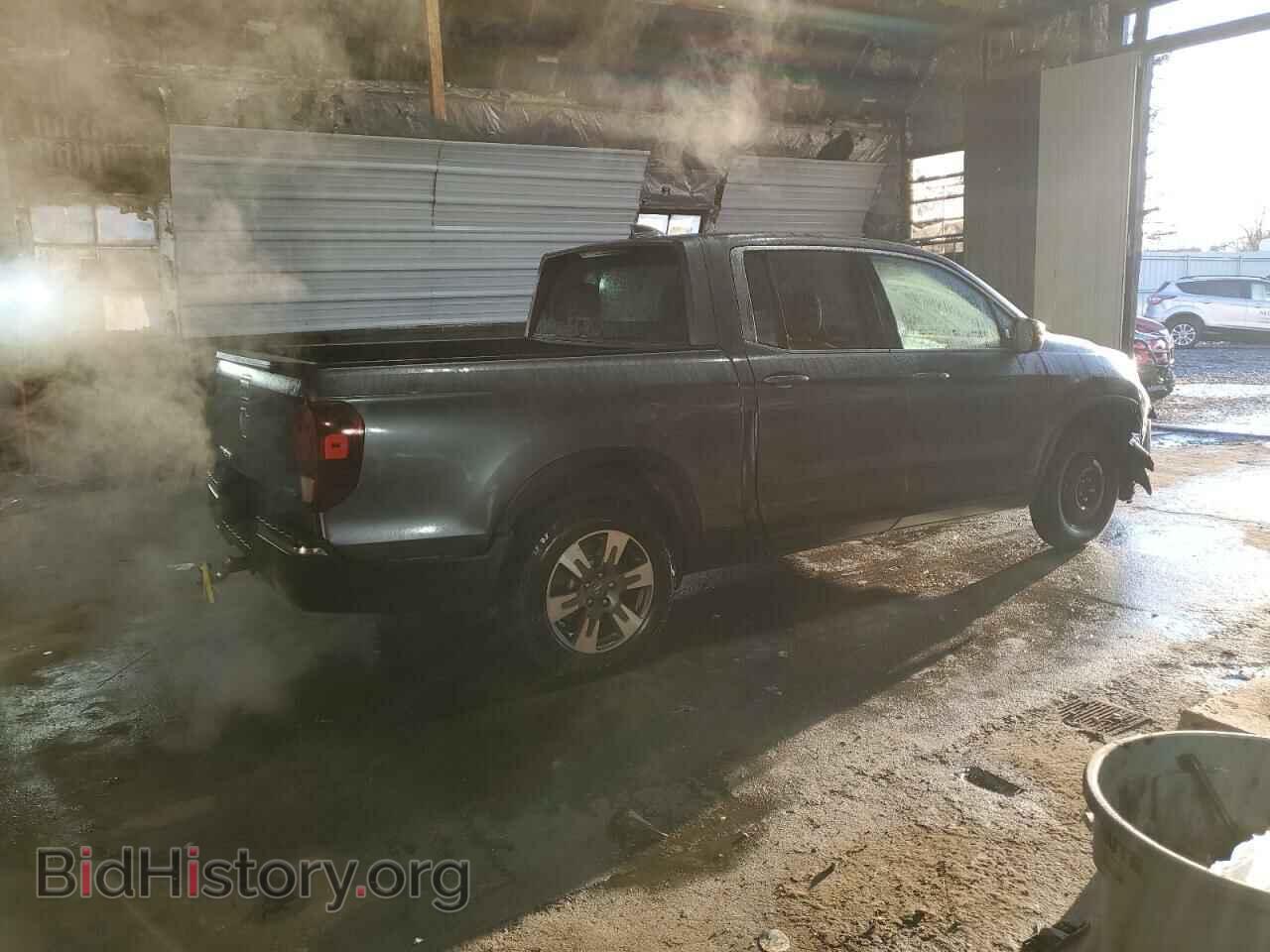 2017 HONDA RIDGELINE - VIN: 5FPYK3F5XHB007141 - Фото 3