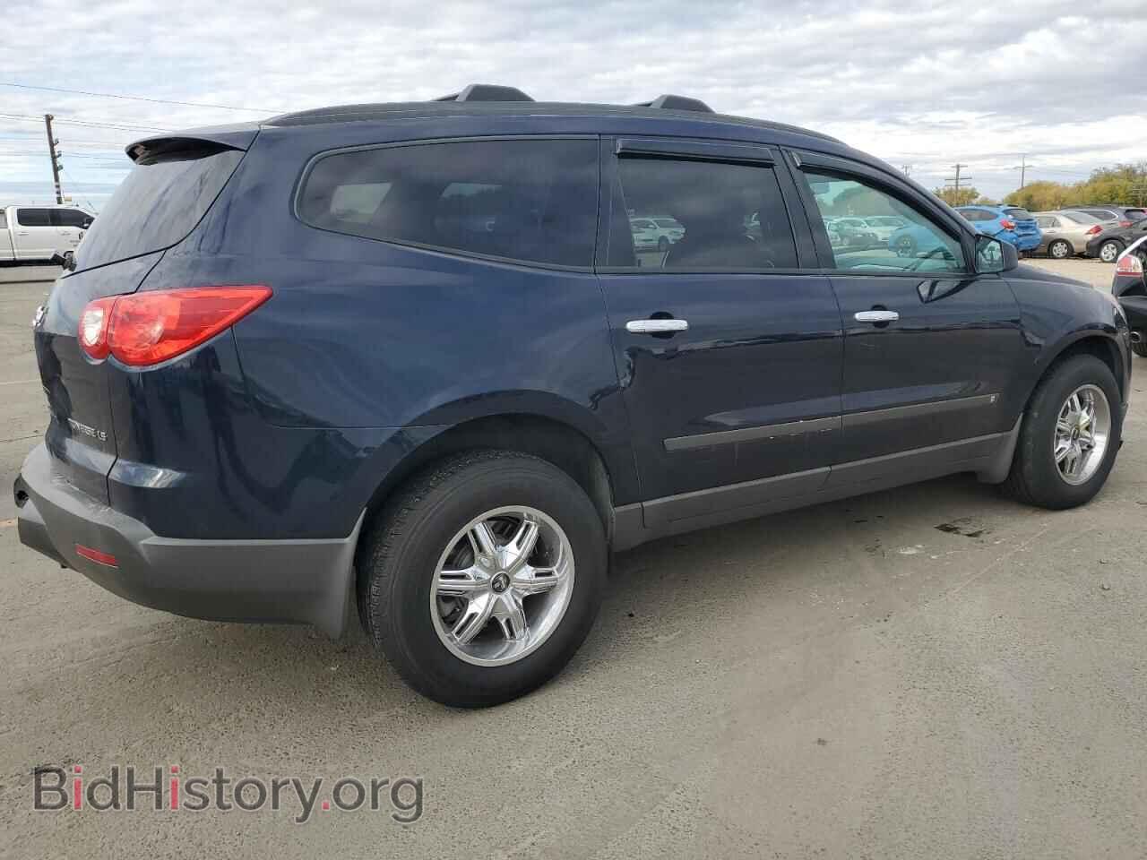 2010 CHEVROLET TRAVERSE - VIN: 1GNLVEED7AS105526 - Фото 3