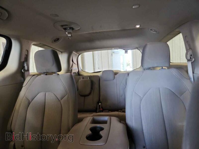 2017 Chrysler PACIFICA (VIN 2C4RC1DG8HR531914) — photo 10 of 15