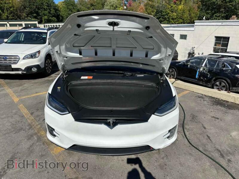 2018 Tesla MODEL X (VIN 5YJXCAE26JF102475) — photo 5 of 10