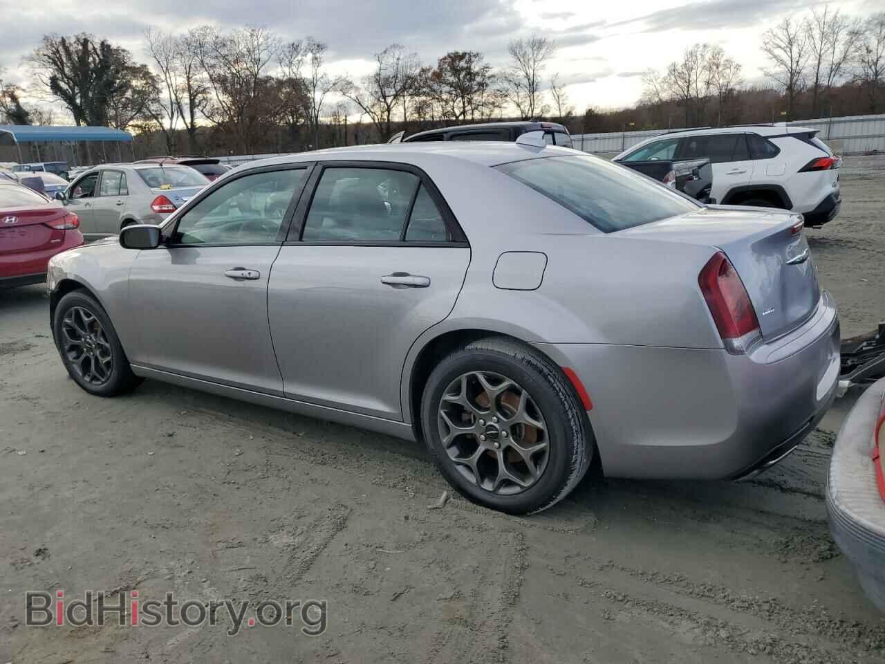 2018 CHRYSLER 300 - VIN: 2C3CCAGG0JH149233 - Фото 2