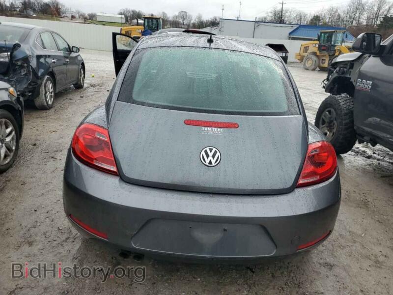2012 Volkswagen BEETLE (VIN 3VWFP7AT8CM653245) — фото 6 из 12
